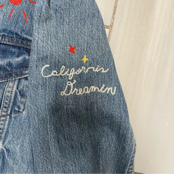 Levi’s Embroidered Jean Jacket Shark Rainbow California Dreamin Peace Size S - Picture 5 of 12